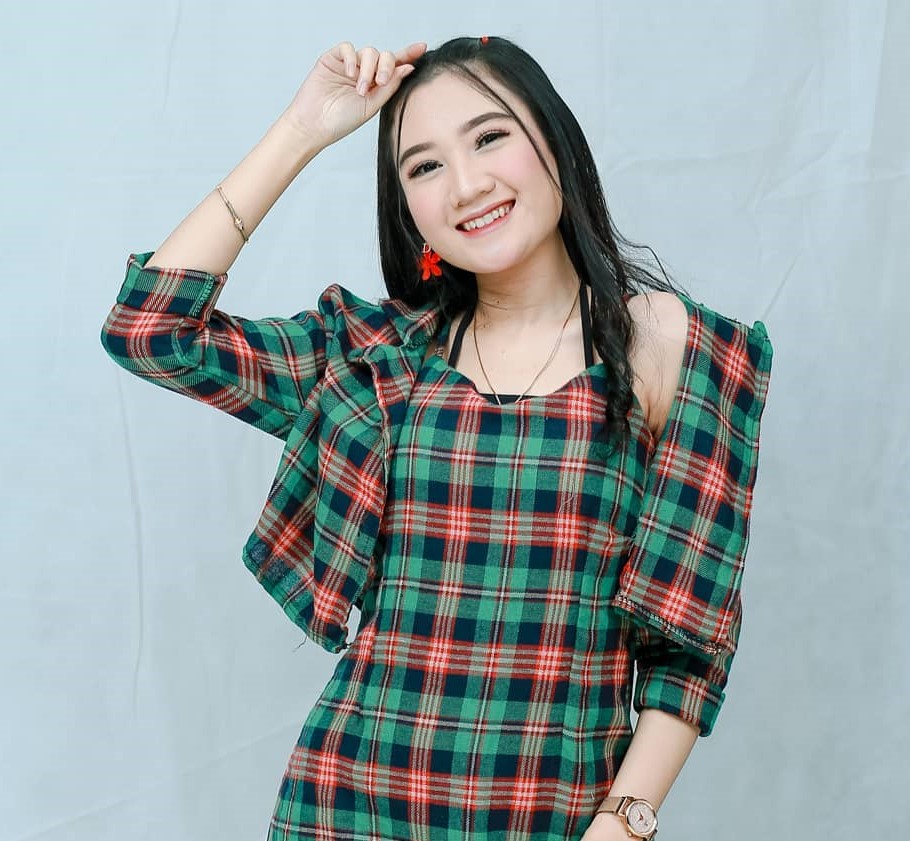 Profil Biodata Lutfiana Dewi Penyanyi Asal Banyuwangi