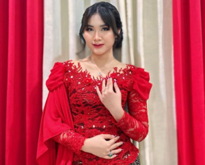 Mengenal Penyanyi Cantik! Profil Biodata Dike Sabrina Umur Asal Dan Agama